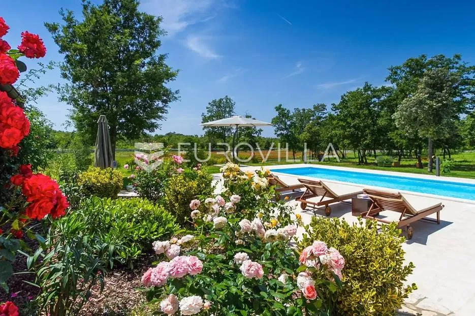 istra, bale, vila s bazenom na imanju od 30.000 m2 u osami - slika 13