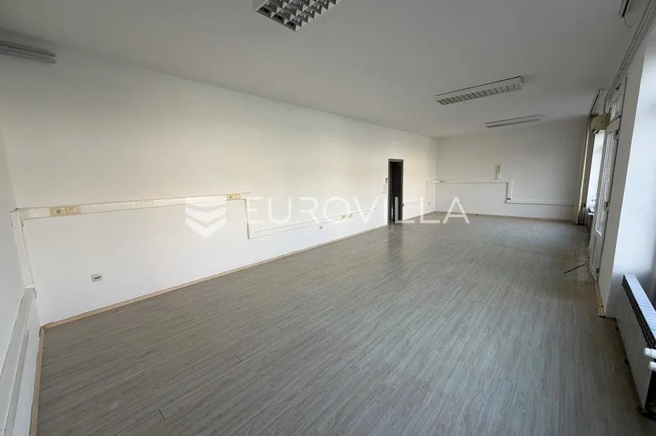đakovo, centar, poslovni prostor 80 m² - slika 2