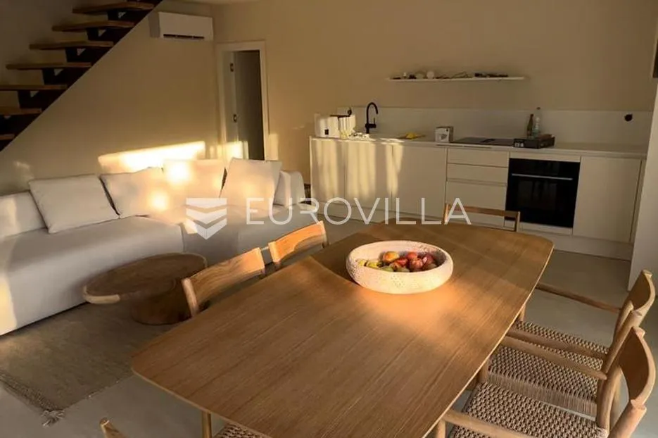 zadar, žman dvije moderne vile s bazenima 262 m² i građ zemljište s dozvolom za treću vilu - slika 11