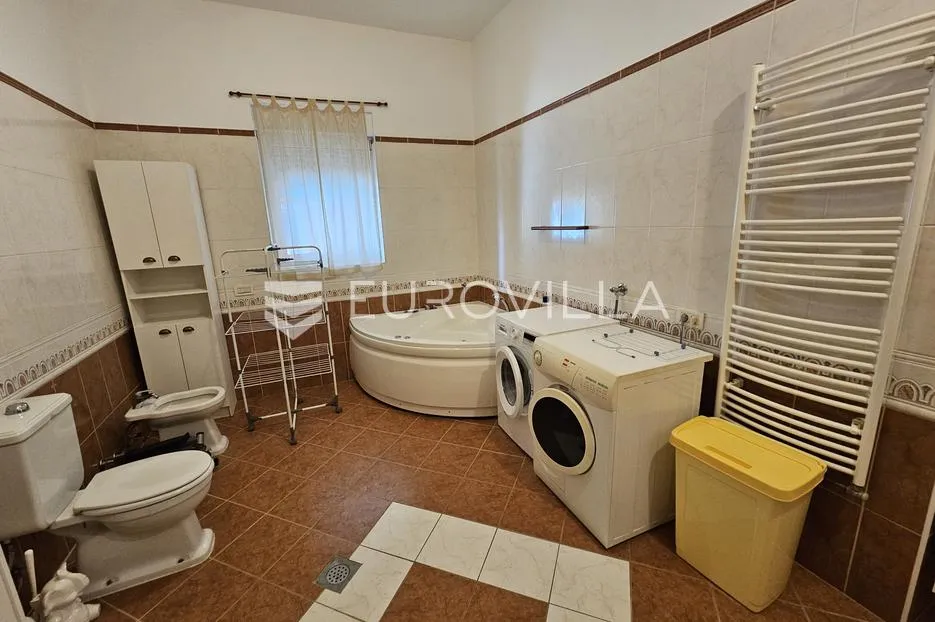 osijek, donji grad, adaptirana kuća s velikim potencijalom, 700 m², plac 947 m² - slika 28