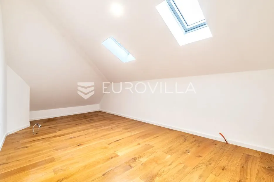 zagreb, odra, dvoetažni četverosobni stan 190 m2 - slika 6