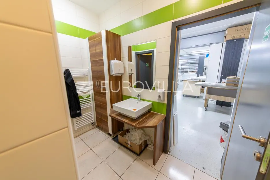 osijek, tenja, poslovni kompleks 3210 m2 proizvodnog prostora i ureda - slika 16