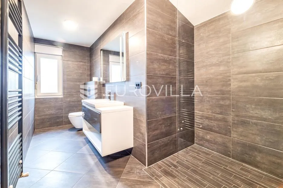 zagreb, srebrnjak, prekrasan peterosoban penthouse 215,88 m², otvoreni pogled - slika 14
