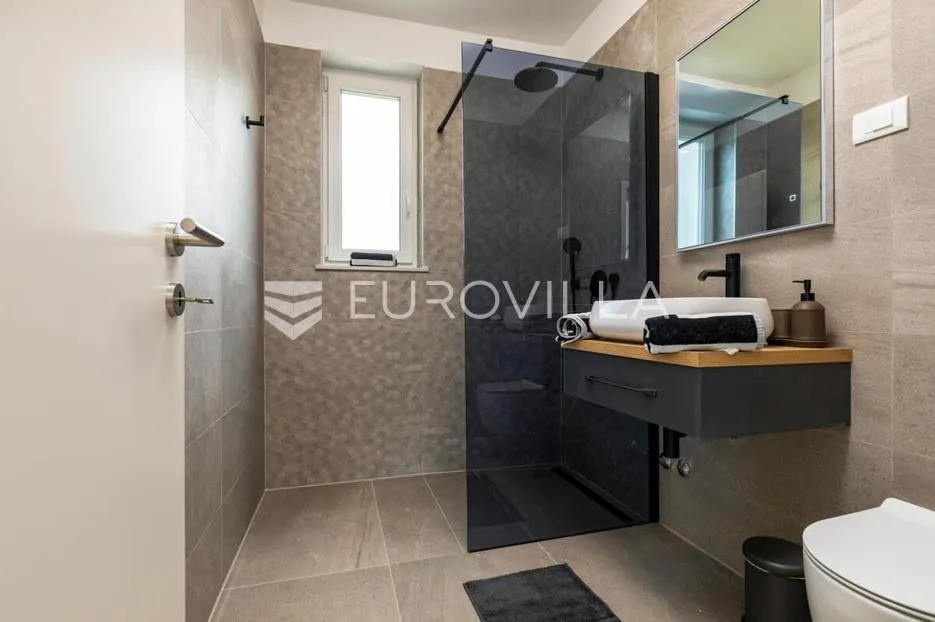 istra, savičenta, moderna vila nkp 140 m2, u slikovitoj prirodi - slika 9