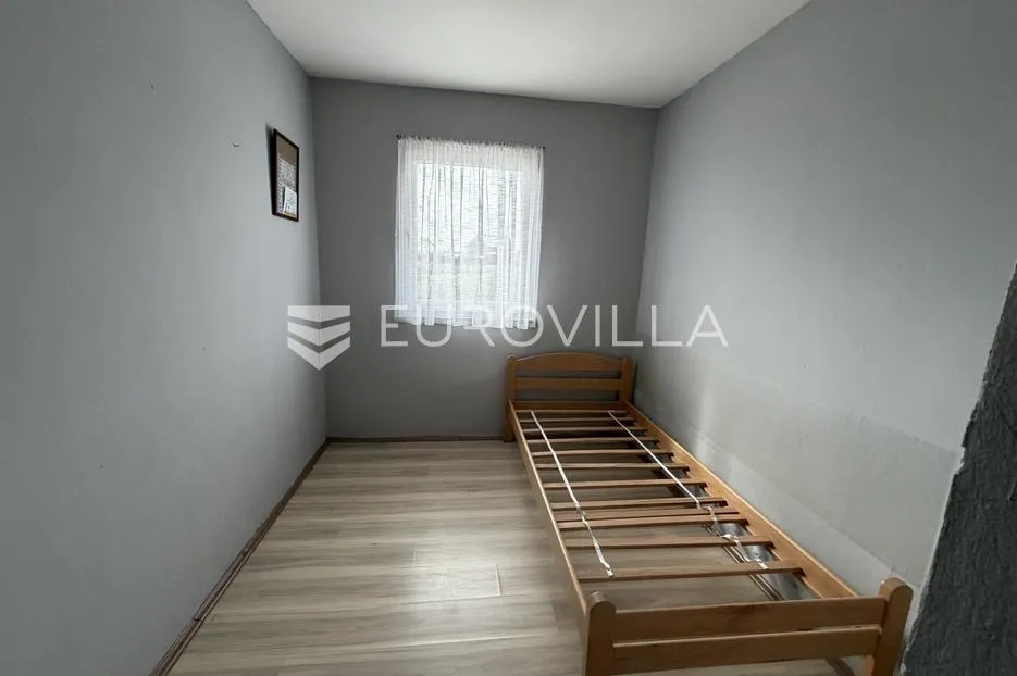 mandićevac, prostrana kuća 90 m² na zemljištu od 1608 m² - slika 19