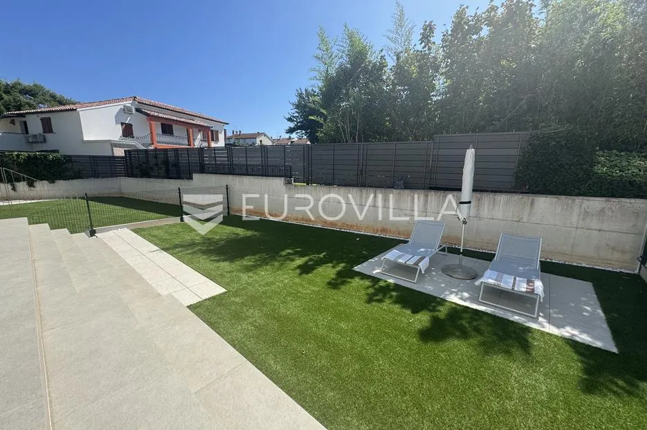 istra, rovinj, moderan stan s dvije spavaće sobe 101 m², vrtom i ograđenim parkirnim mjestom - slika 20