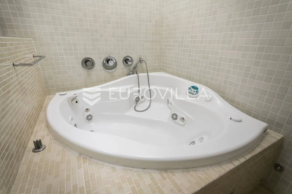 pantovčak, goljak prekrasan peterosoban penthouse nkp 277 m2 sa 2 garaže i 2 pm - slika 20