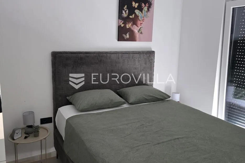 jadranovo, luksuzna dvojna kuća s bazenom 197 m² - slika 15