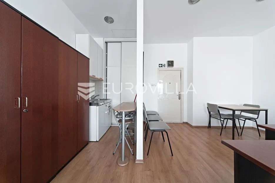 osijek, centar, iznajmljuje se poslovni prostor površine 70 m² - slika 5