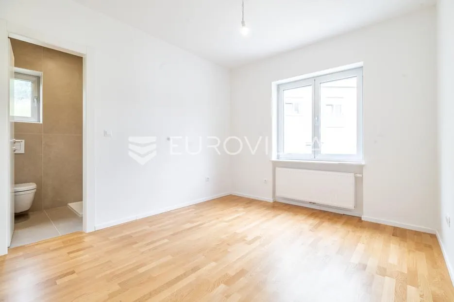 zagreb, gračani, novogradnja, dvoetažan peterosoban stan 159,44 m² s vrtom - slika 8