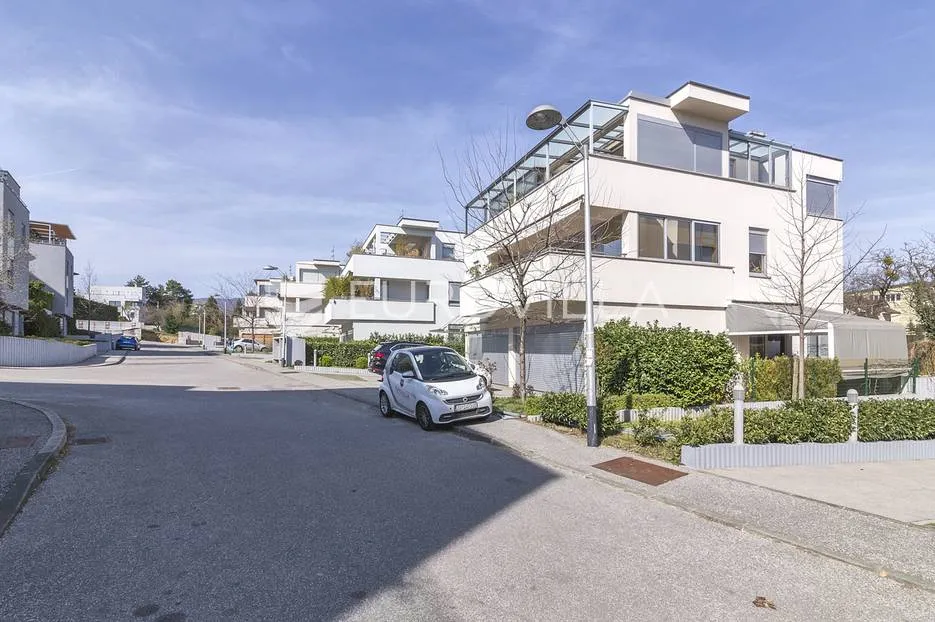 Zagreb, Srebrnjak, prekrasan trosoban stan s dva garažna mjesta, 102 m²
