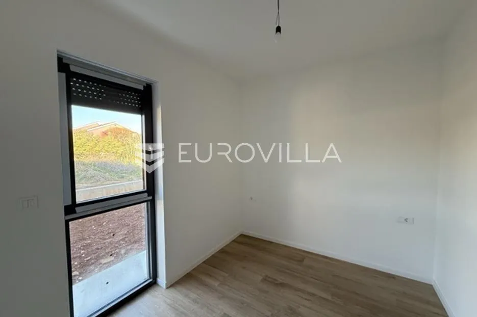 ližnjan, novogradnja, prizemlje, vrt 135 m², 600m do mora - slika 12