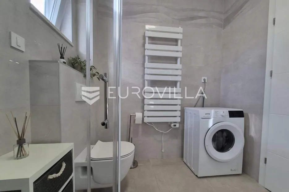 vir, prizemni apartman s 2 spavaće sobe, 40 m od mora, top lokacija - slika 21