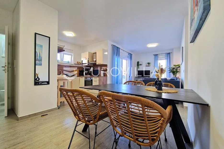 vir, prizemni apartman s 2 spavaće sobe, 40 m od mora, top lokacija - slika 2