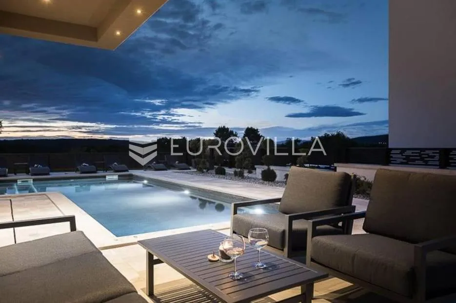 istra, rakalj, prekrasna vila s pogledom na raški zaljev nkp 270 m2 - slika 17