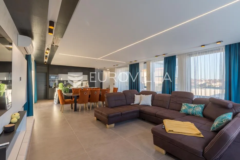 medulin, besprijekornog luksuzna vila 400 m² s bazenom, 300 m od plaže - slika 23