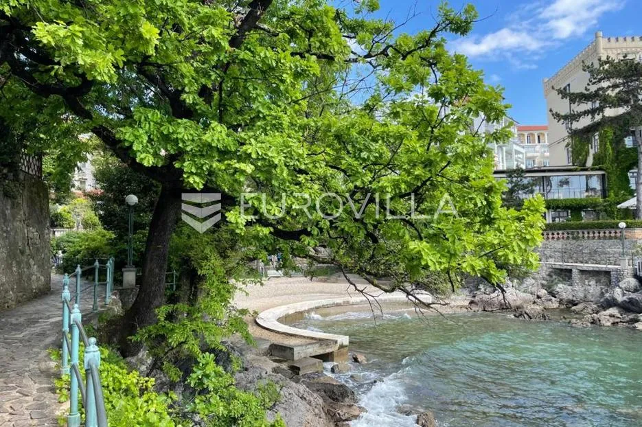opatija, centar, prekrasan stan s terasom i pogledom na more - slika 13