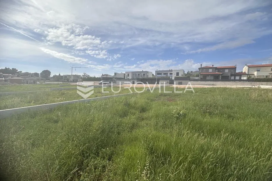 istra, kaštelir, građevinsko zemljište 808m2 s projektom i pravomoćnom građevinskom dozvolom - slika 10