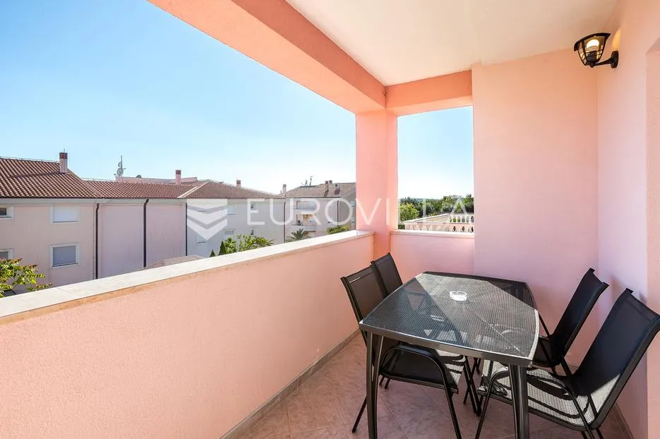 istra, medulin, velika samostojeća kuća sa 7 apartmana 100 m od mora - slika 45
