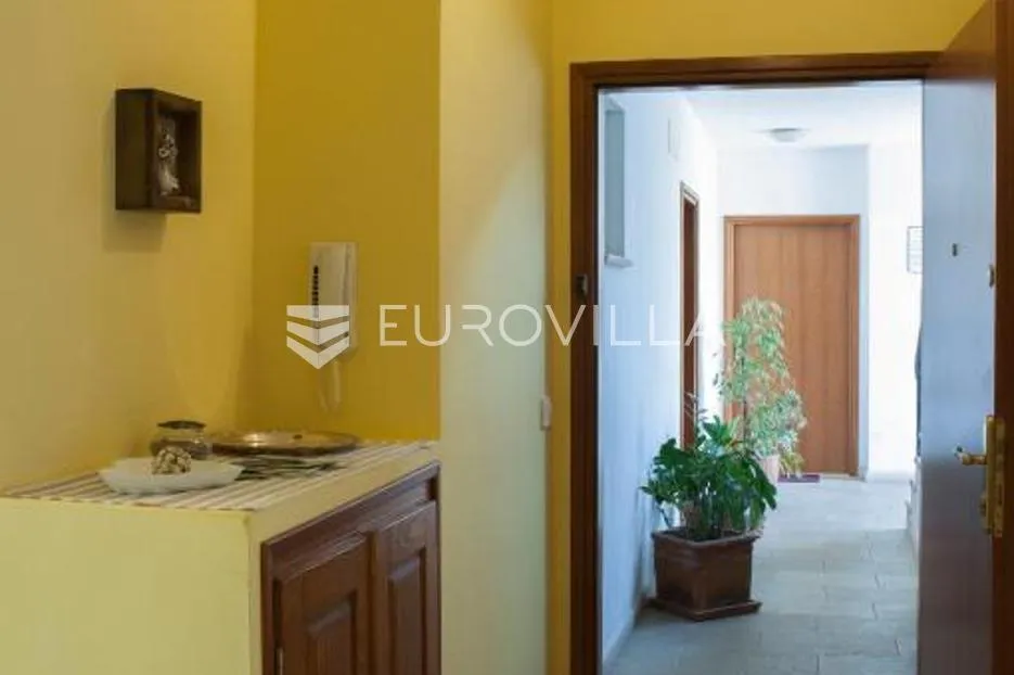 novigrad, uređen dvosoban stan - slika 11