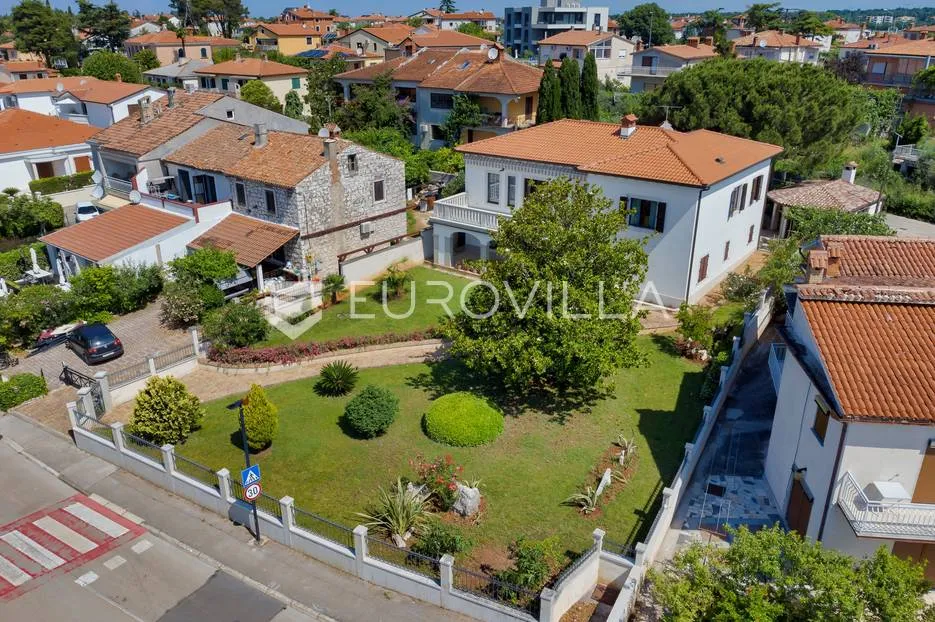 istra, umag - unikatna villa nkp 400 m2 na svega 30 m od mora - slika 2