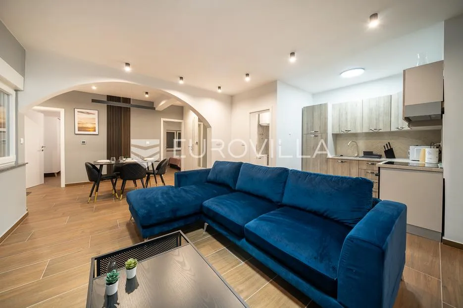 čiovo, okrug, vila sa šest apartmanski jedinica i bazenom - slika 7