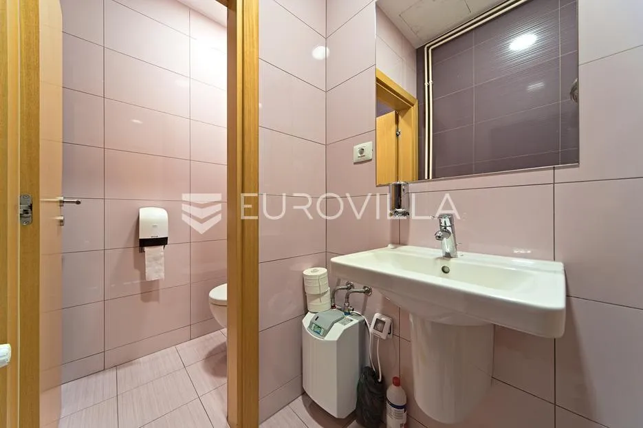 osijek, centar, uređen poslovni ured za najam, 374 m², novogradnja - slika 17