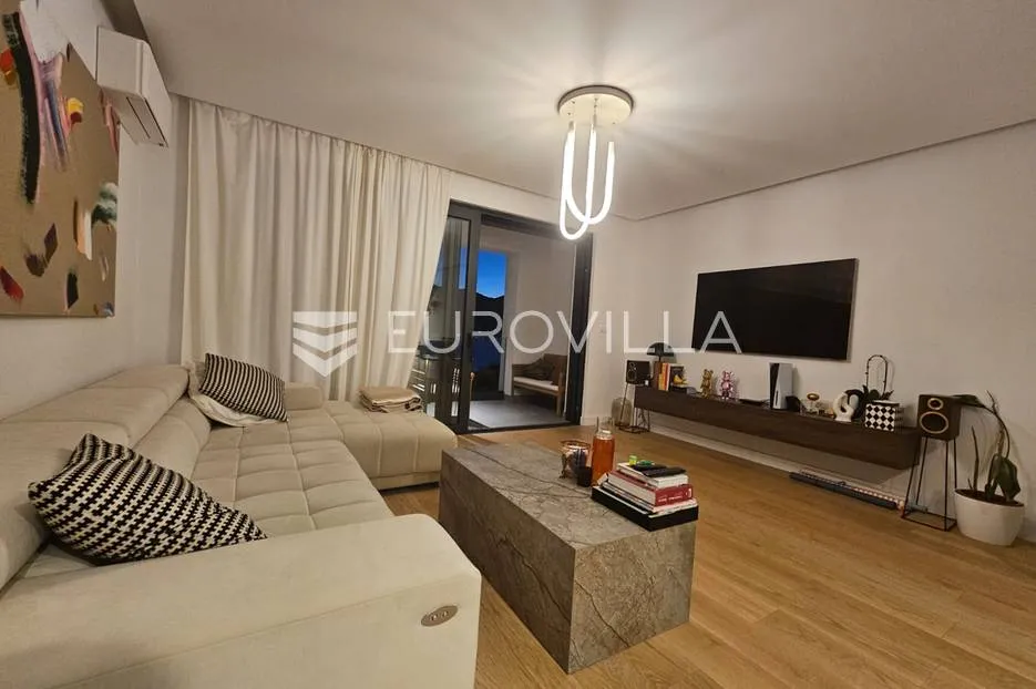 rijeka, costabella, luksuzan trosoban stan 101.39 m² - slika 1