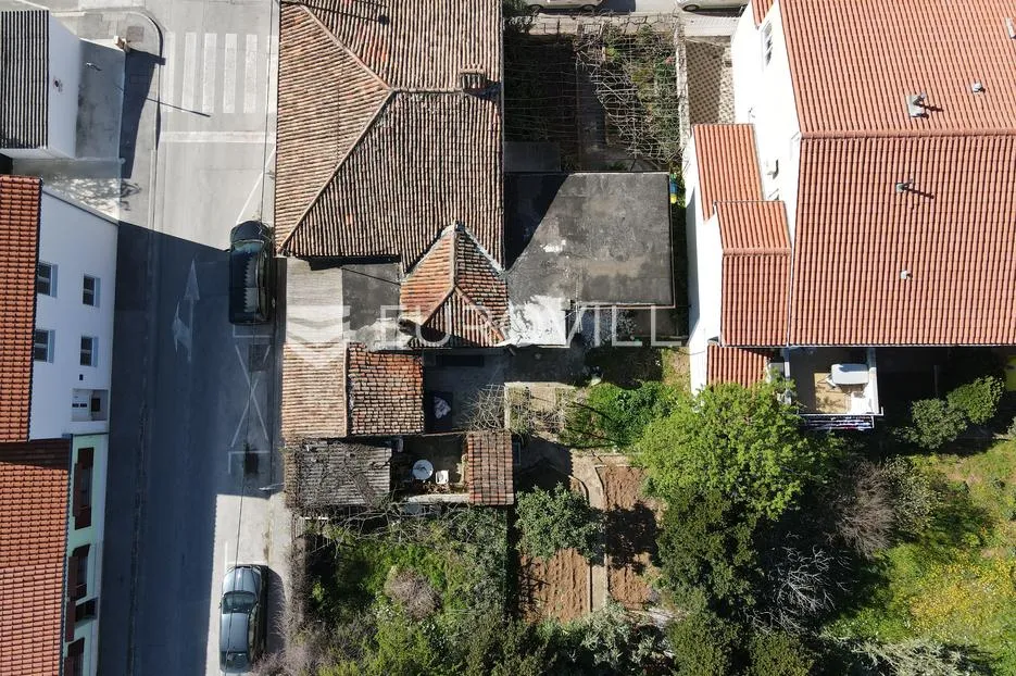 pula, kaštanjer, kuća u nizu 149.24 m², prilika za investitore, top lokacija - slika 4