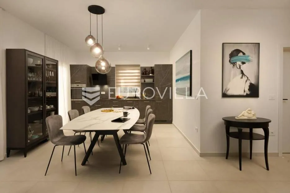 istra, žminj, prekrasna vila od 160 m2, na velikoj okućnici od 1100 m2 - slika 7