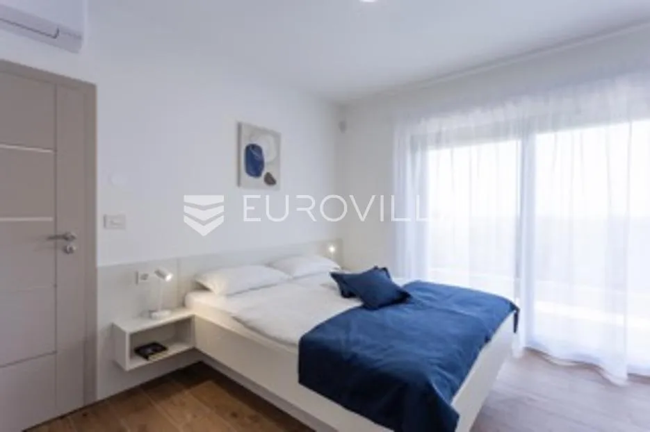 istra, smoljanci, kvalitetna i moderna samostojeća kuća, 208 m², grijani bazen 40 m² - slika 40