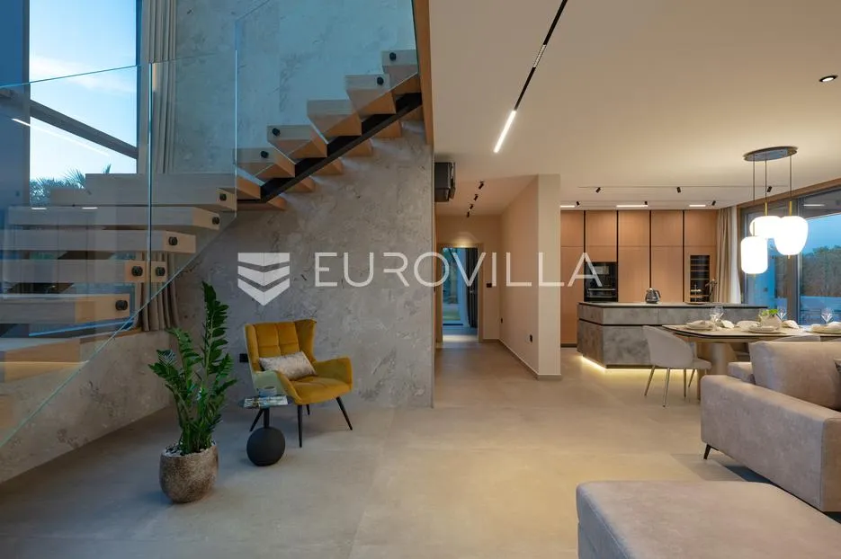 istra, krnice, impresivna dizajnerska vila s pogledom na more - slika 43