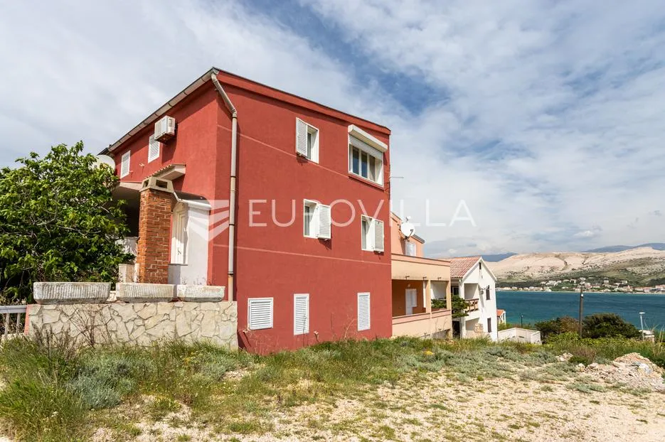 Zadar, Pag, kuća s pet apartmana i pogledom na more, 867,39 eur/m²