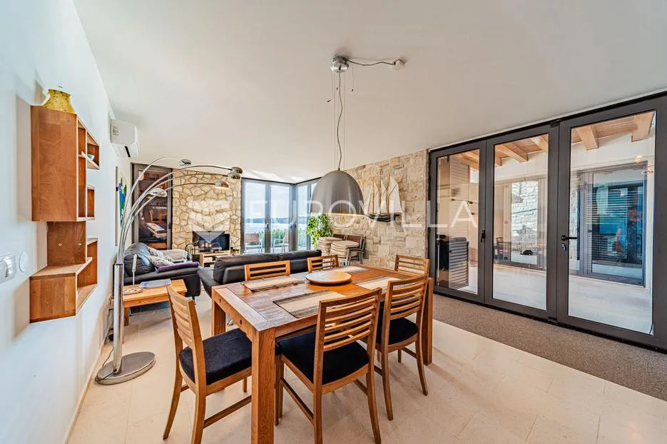 otok korčula, vela luka, villa prvi red uz more - slika 66