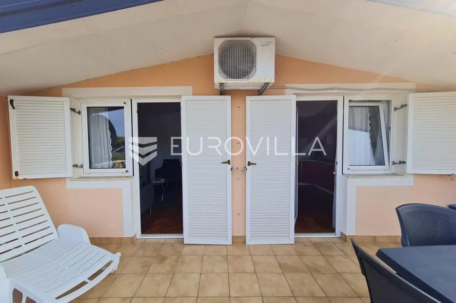 vir, samostojeća kuća, 130 m od plaže s dva odvojena apartmana - slika 38
