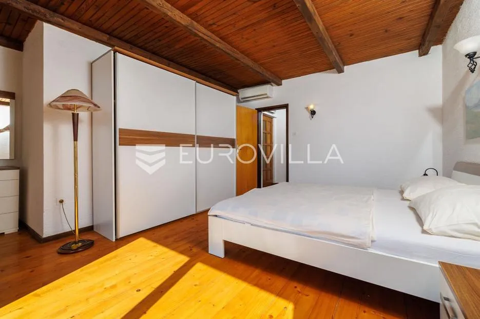 krk, punat, samostojeća kuća s dva apartmana po 100 m², studio apartman, bazen, garaža, sauna - slika 35