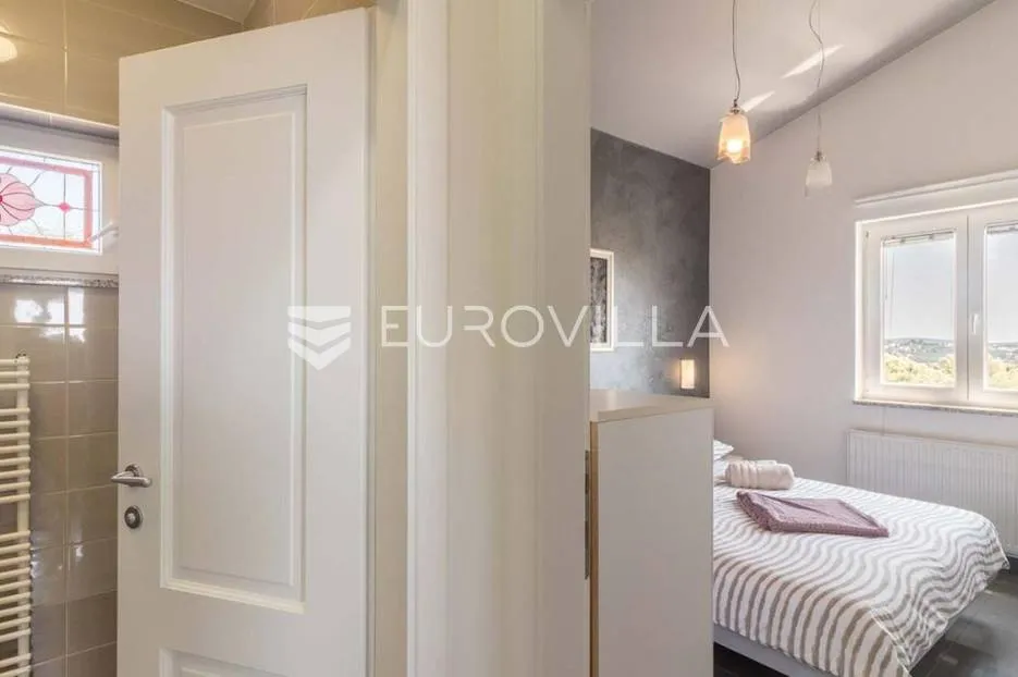pula, pješčana uvala atraktivna samostojeća vila na velikoj okućnici - slika 26