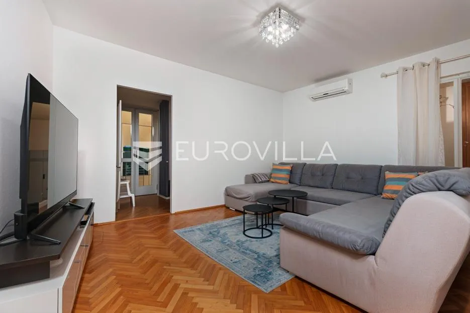 senj, dvosobni stan od 57 m² u strogom centru - slika 5