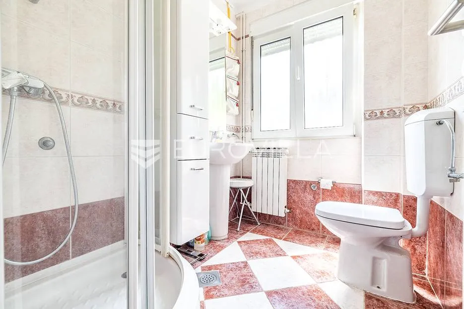 zagreb, gračani, prekrasan četverosoban dvoetažni stan,nkp 207,80 m2 - slika 9