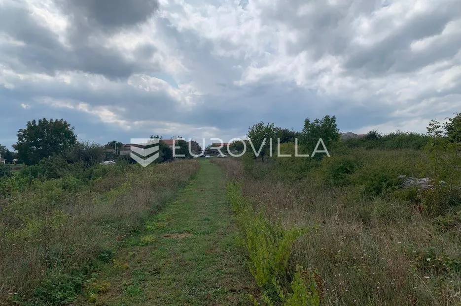 istra, svetvinčenat - građevinsko zemljište 503 m2 s privatnim putem, blizina infrastrukture - slika 2