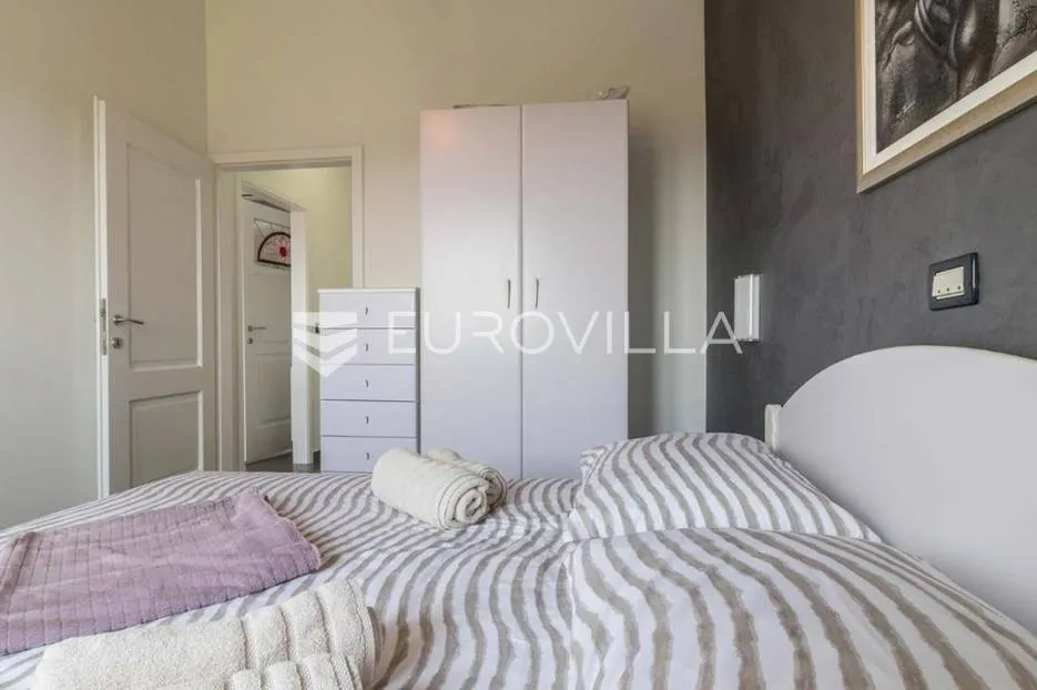 pula, pješčana uvala atraktivna samostojeća vila na velikoj okućnici - slika 24