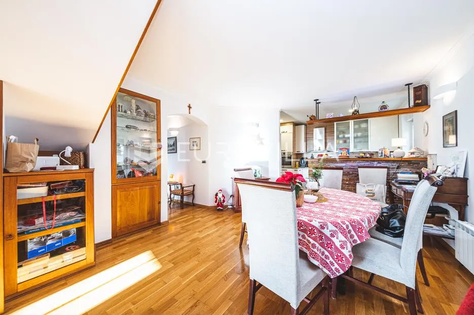 zagreb, gračani, prekrasna obiteljska kuća tlocrtne površine 238 m² - slika 18