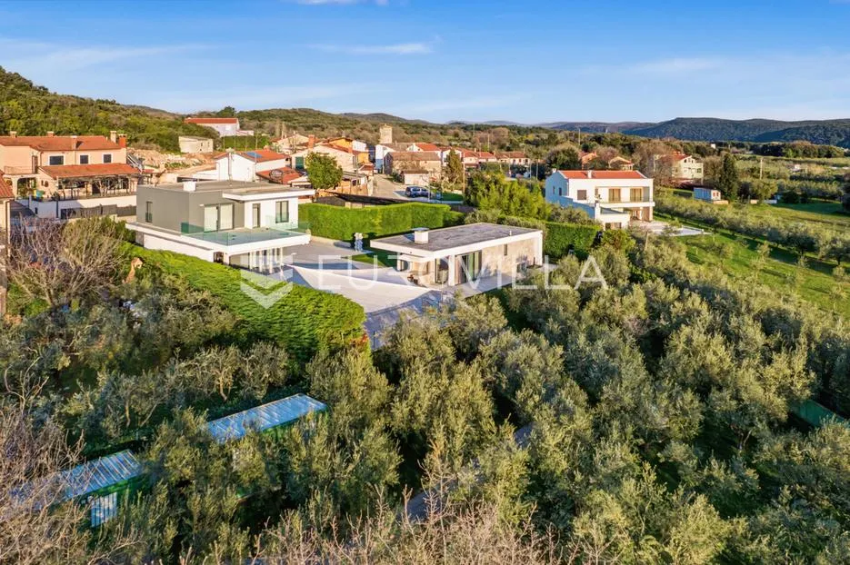Istra, Vrsar, luksuzna vila s gostinjskom kućom, grijanim bazenom i potpunom privatnošću