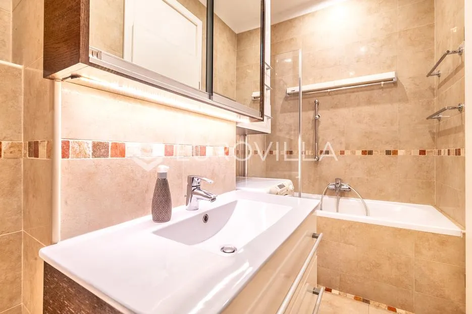 zagreb, petrova, odličan trosoban stan 65 m² s garažom, najam - slika 7