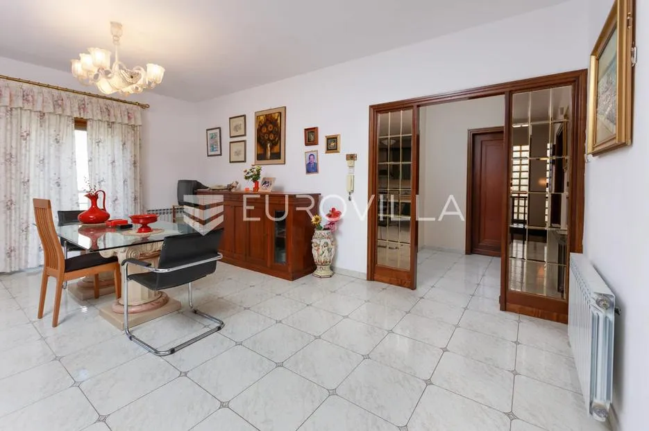rijeka, kozala, stan veličine 265,54 m² s okućnicom i garažom na odličnoj lokaciji - slika 20