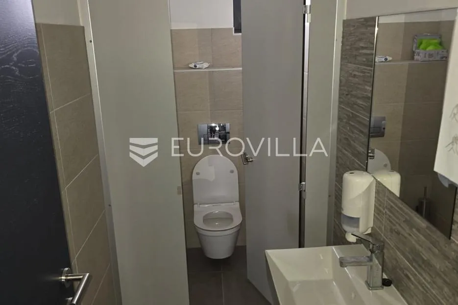 ivanić grad proizvodno skladišni prostor hala 514m2 na zemljištu 4163m2 - slika 15