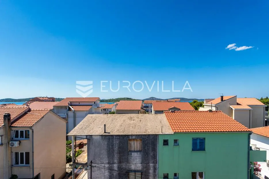 vodice, prostran penthouse s krovnom terasom, 168,79 m² - slika 17