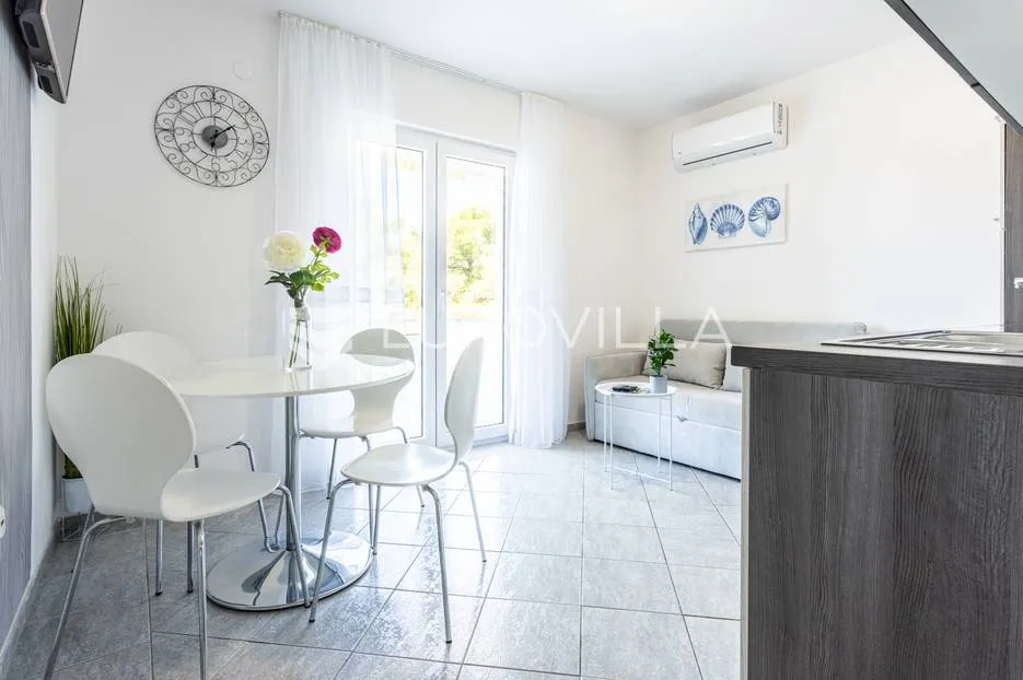 čiovo, okrug donji, apartmanska vila s bazenom - slika 26