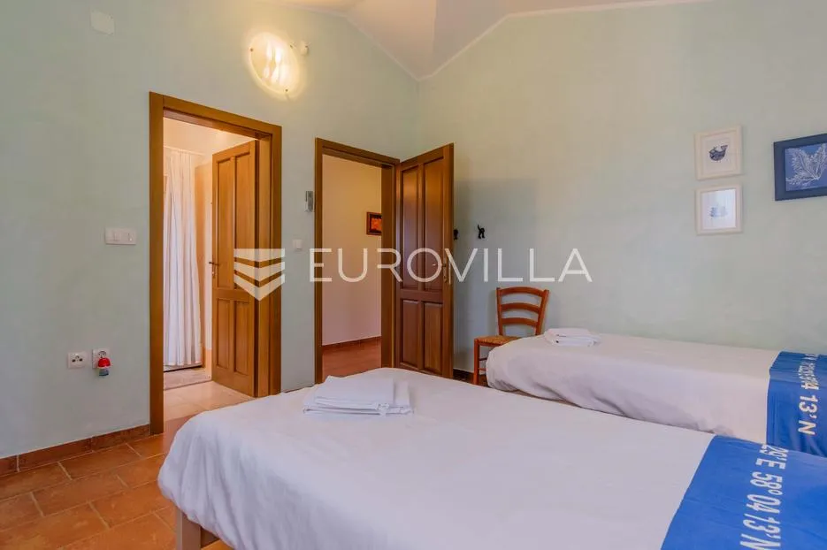 istra, štokovci, jedinstvena vila s bazenom na prostranoj okućnici, okružena zelenilom, pogled more - slika 23