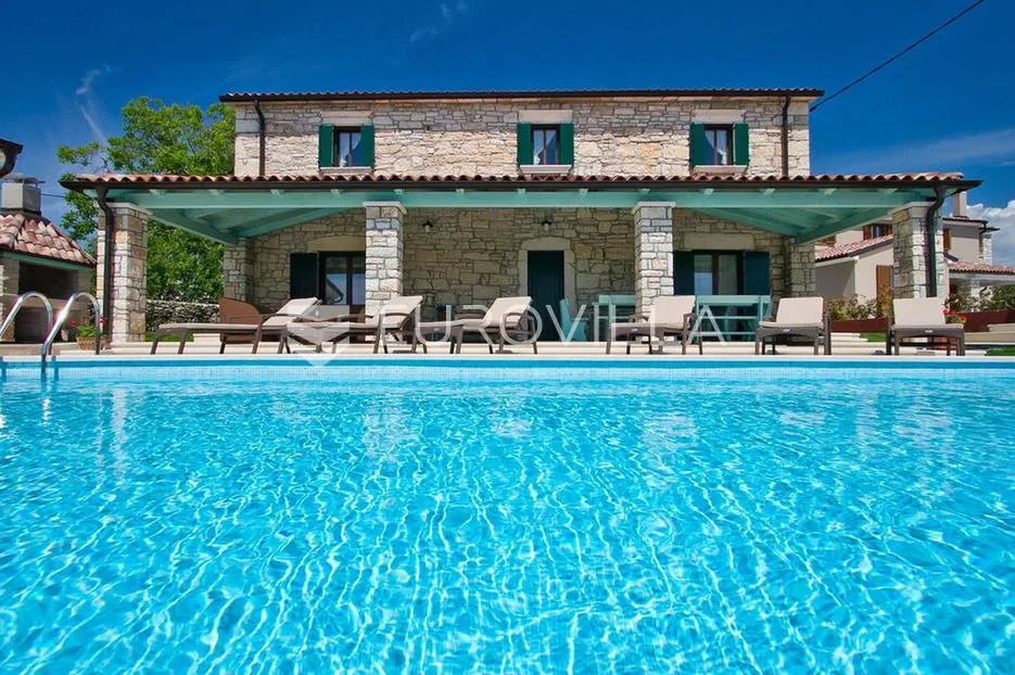 istra, poreč - elegantna kamena vila s bazenom, iznimno kvalitete gradnje - slika 4